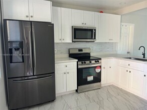 6036 Buchanan St in Hollywood, FL - Building Photo - Building Photo