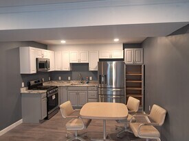 23 High St, Unit 23 B in Antrim, NH - Building Photo