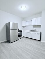 735 Alabama Ave SE, Unit Apt #1 in Washington, DC - Building Photo