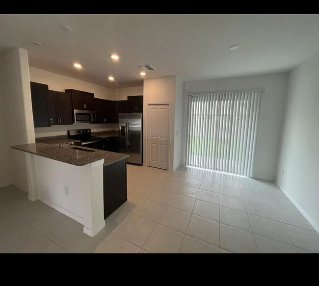 9712 Mulberry Marsh Ln in Sun City Center, FL - Building Photo - Building Photo