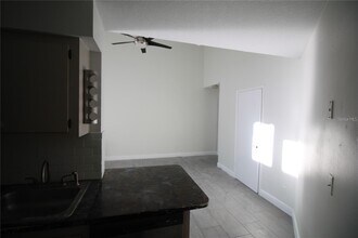 3927 Atrium Dr in Orlando, FL - Building Photo - Building Photo