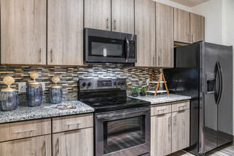 Centre Pointe Apartments in Melbourne, FL - Building Photo - Building Photo