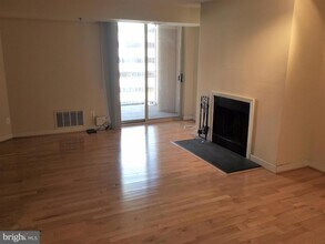 7500 Woodmont Ave in Bethesda, MD - Building Photo - Building Photo