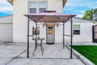 4134 N Maroa Ave in Fresno, CA - Building Photo - Building Photo