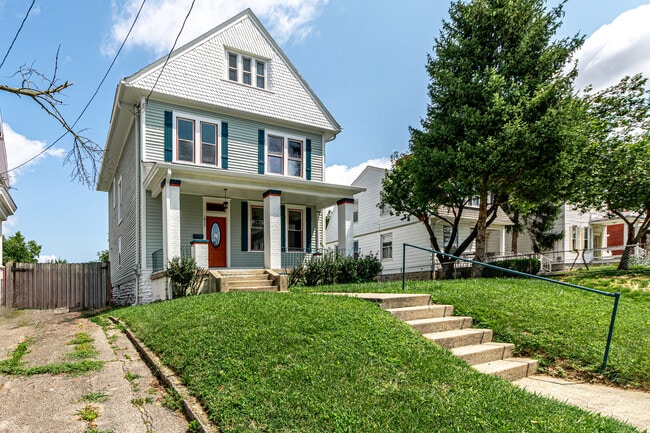 1832 Hopkins Ave