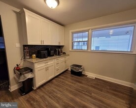 302 Iris Rd in Cherry Hill Township, NJ - Building Photo - Building Photo