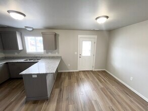 2015 Lawrence Ln in Blackfoot, ID - Building Photo - Building Photo