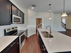 6111 Little Blf Cir in Mascotte, FL - Foto de edificio - Building Photo