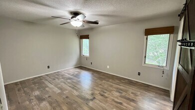 4827 N Homestead St in Bel Aire, KS - Building Photo - Building Photo