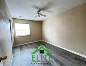7459 Bruno Way in Sacramento, CA - Building Photo - Building Photo