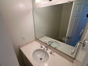 18170 Arbor Ct in Fountain Valley, CA - Building Photo - Building Photo