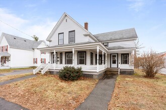 27 Highland Ave-Unit -Unit 1 in Derry, NH - Building Photo - Building Photo