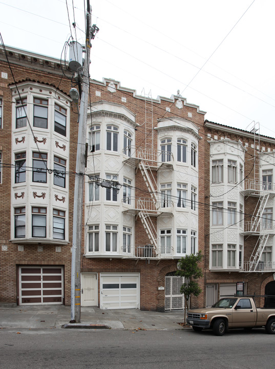 1555 Greenwich St in San Francisco, CA - Building Photo