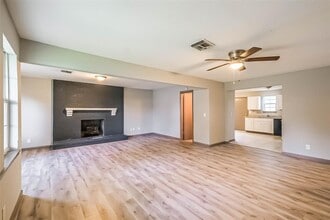 3313 Chestershire Dr in Pasadena, TX - Building Photo - Building Photo