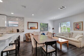 1205 S N St in Lake Worth Beach, FL - Building Photo - Building Photo