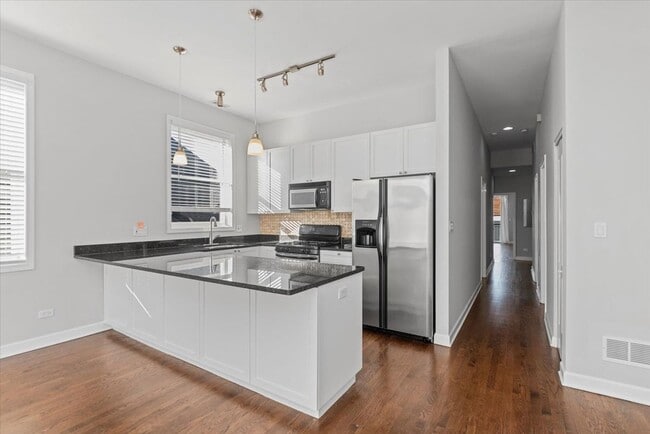 property at 2020 W Pierce Ave