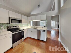 28534 Tall Grass Dr in Zephyrhills, FL - Foto de edificio - Building Photo