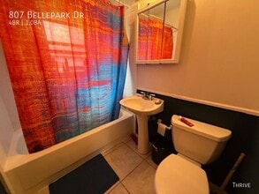 807 Bellepark Dr in Champaign, IL - Building Photo - Building Photo