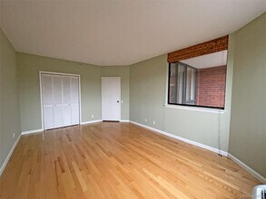 50 E Hartsdale Ave in Hartsdale, NY - Building Photo - Building Photo