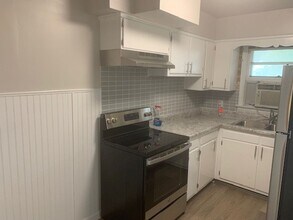 218 Glendale Ave-Unit -A in Norfolk, VA - Building Photo - Building Photo