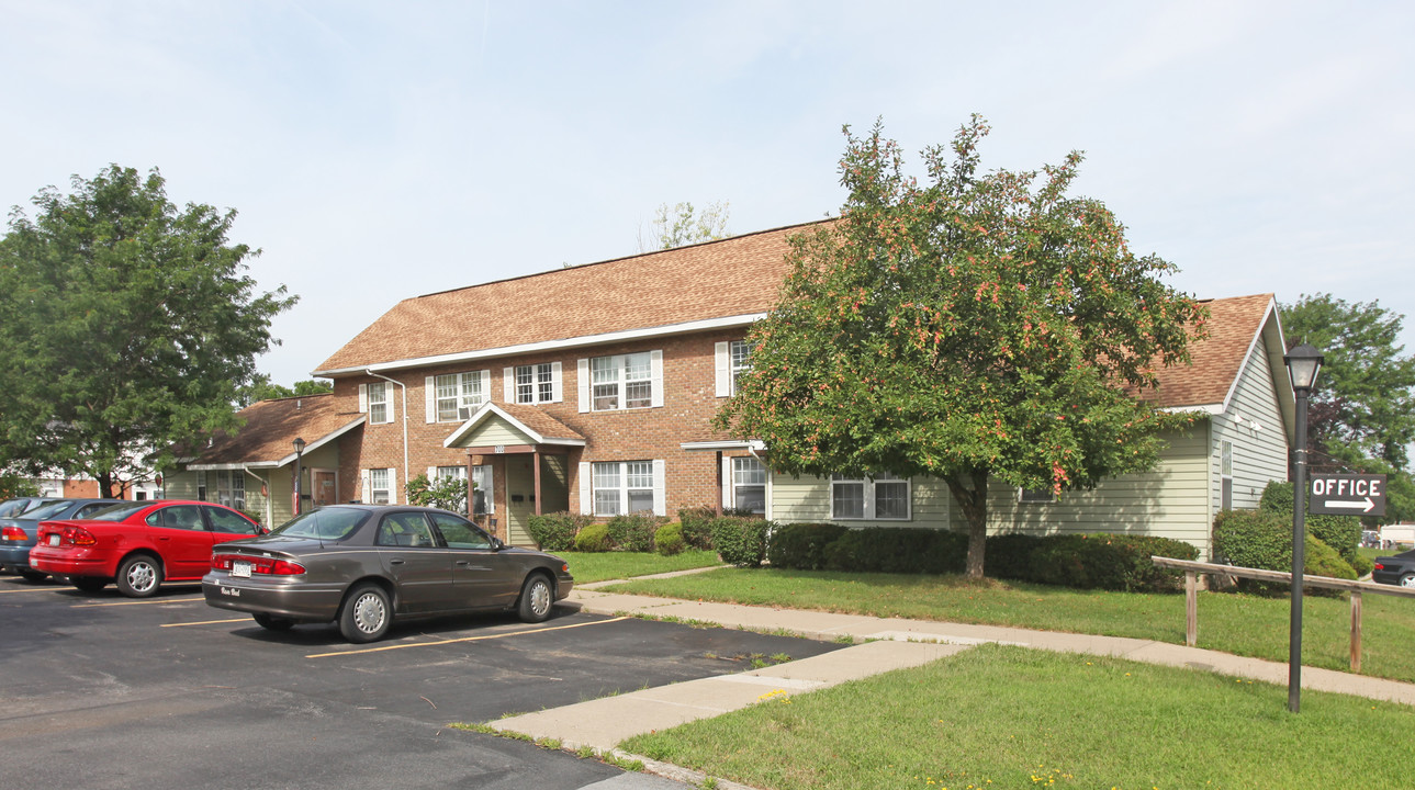 Community Manor Apartments in Avon, NY - Foto de edificio