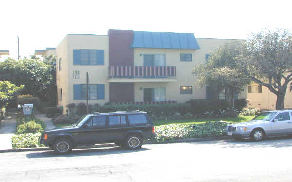 120 E Live Oak St in San Gabriel, CA - Foto de edificio - Building Photo