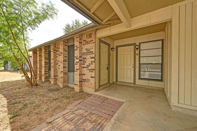 2409 Berkett Dr in Austin, TX - Building Photo - Building Photo
