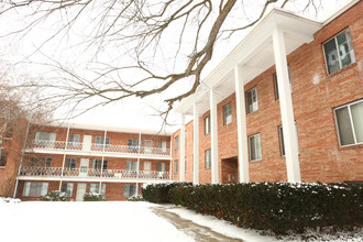 The Wedgewood Apartments in East Lansing, MI - Building Photo - Building Photo