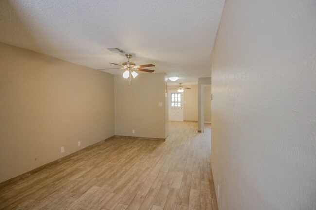 203 N Scenic Dr in Alamogordo, NM - Building Photo - Building Photo