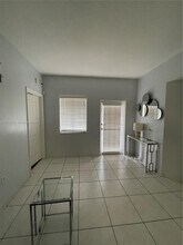 17405 NW 75th Pl in Hialeah, FL - Building Photo - Building Photo