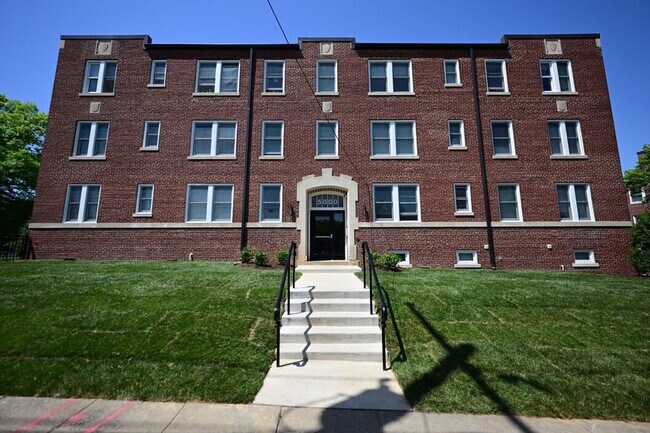 5040 New Hampshire Ave NW, Unit 5000-201