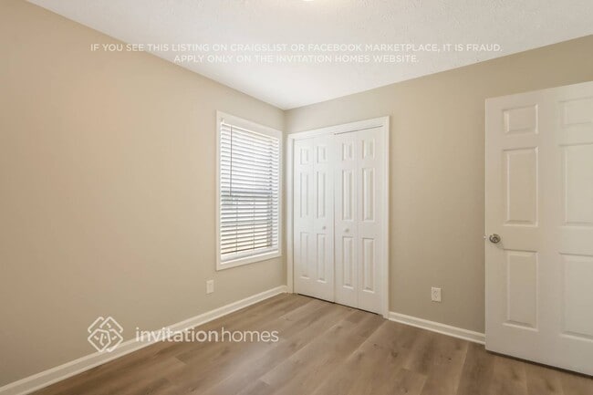 6026 Old Wellborn Trce in Lithonia, GA - Foto de edificio - Building Photo