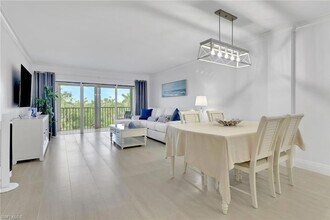 1 Bluebill Ave in Naples, FL - Building Photo - Building Photo