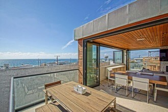 216 33rd Pl in Hermosa Beach, CA - Foto de edificio - Building Photo