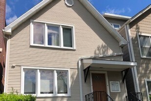 1328 W Melrose St, Unit G in Chicago, IL - Building Photo