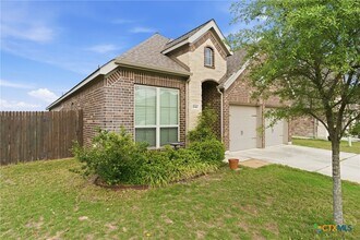 2940 Coral Way in Seguin, TX - Building Photo - Building Photo
