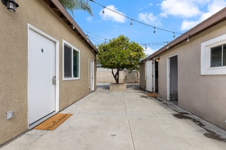 2521 W California St in Santa Ana, CA - Building Photo - Building Photo