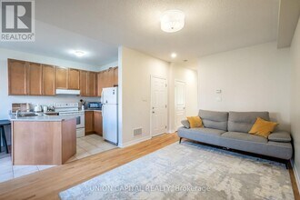 8 Stookes Crescent in Richmond Hill, ON - Building Photo - Building Photo
