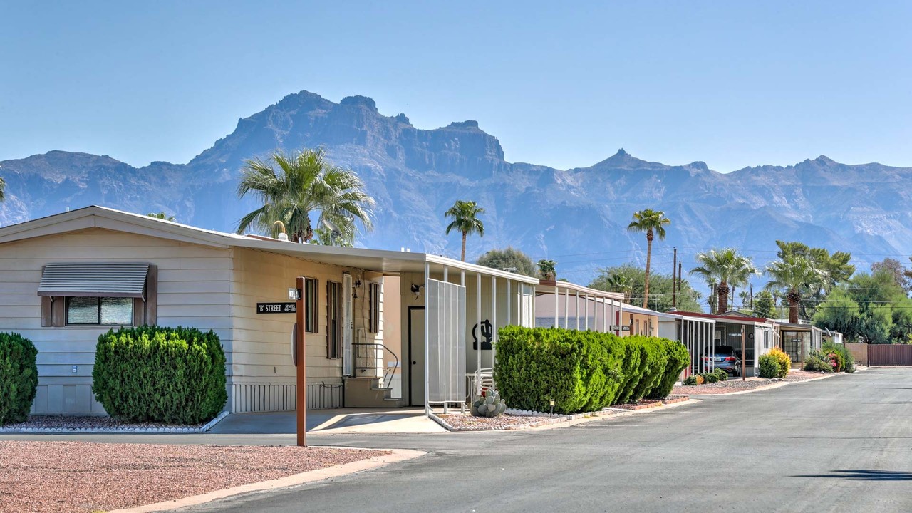 Sun Valley in Apache Junction, AZ - Building Photo