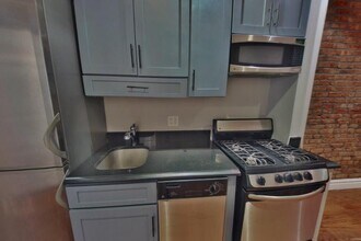 345 E 5th St, Unit 5 in New York, NY - Building Photo - Building Photo