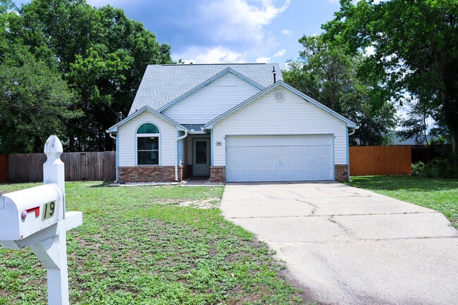 property at 19 Holly Rd