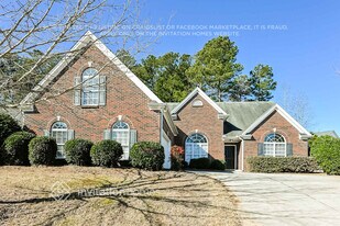 4104 Roslindale Ln in Buford, GA - Building Photo