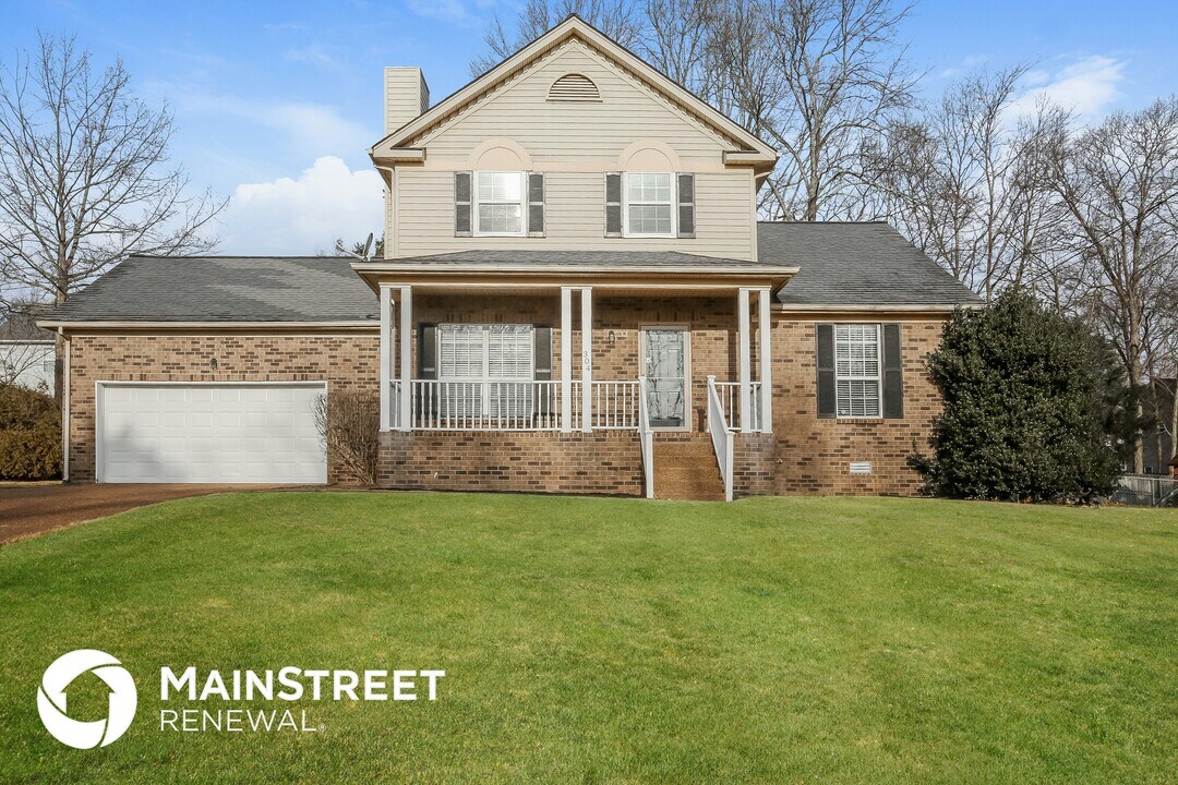 304 Bartlett Ln in Smyrna, TN - Building Photo