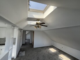 6 Quebec Dr, Unit 2 in Huntington Station, NY - Building Photo