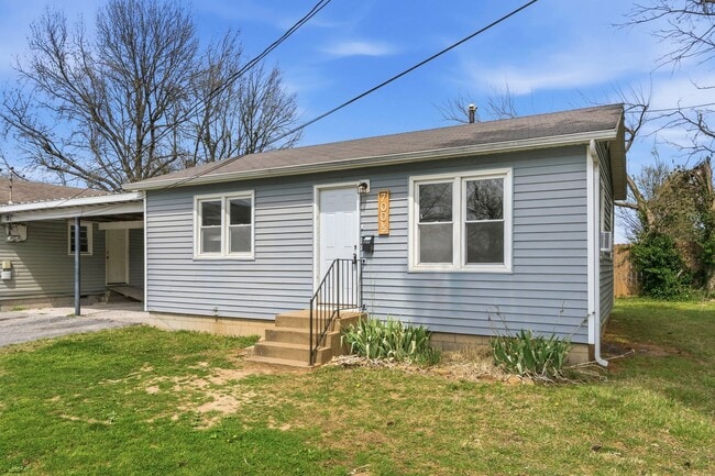 700 1/2 S West Ave in Springfield, MO - Building Photo - Building Photo