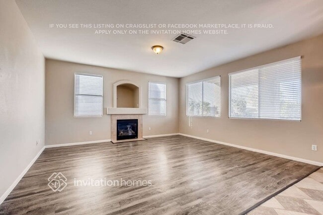 832 Bluff Ridge Ave in Henderson, NV - Foto de edificio - Building Photo