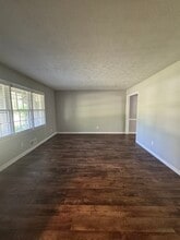2435 Hallie Mill Rd in Atlanta, GA - Building Photo - Building Photo