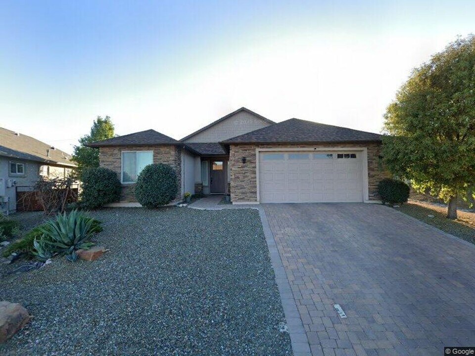 1553 Chateau Dr in Cottonwood, AZ - Building Photo