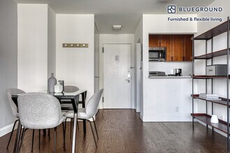 200 E 82nd St in New York, NY - Building Photo - Building Photo