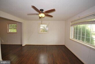 10720 Tenbrook Dr in Silver Spring, MD - Building Photo - Building Photo